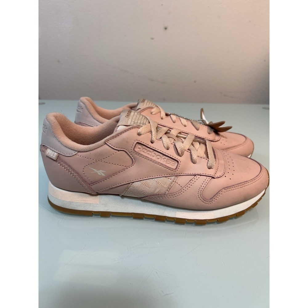 Reebok Classic Leather Women 7.5 Pink Retro Sneakers Gum Sole‎ Casual